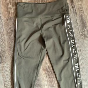 Zyia green leggings. Like new. Size 6-8